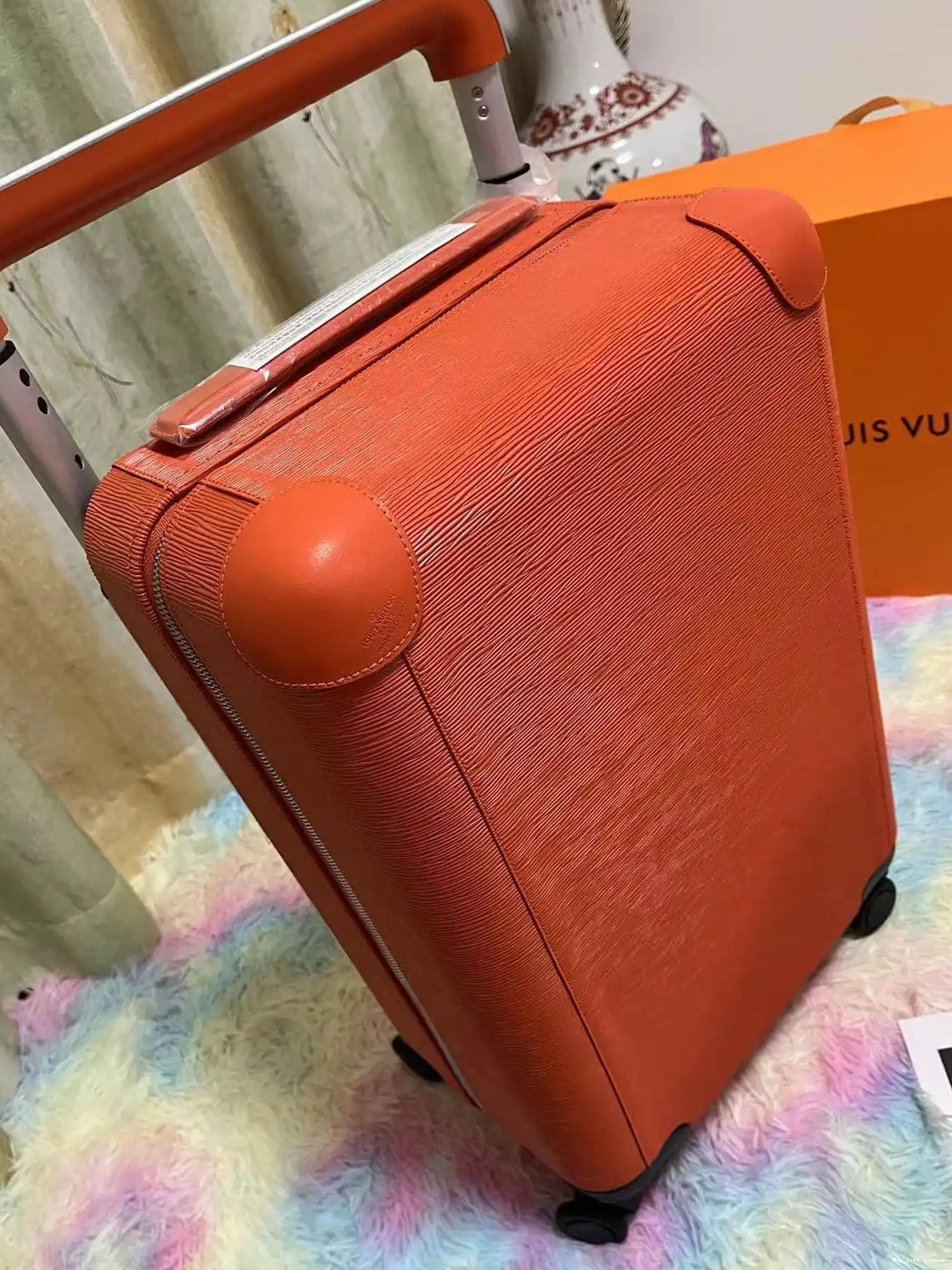 CUSTOM CABIN HORIZON 37L 55 SUITCASE ORANGE 0627